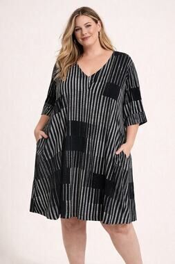 Flutter, Kiki, boutique, oversize printed tunic pockets, plus size 2X